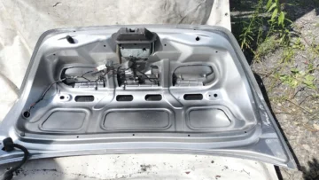 FORD MONDEO MK3 KLAPA BAGAŻNIKA 72 SEDAN - zdjęcie 3