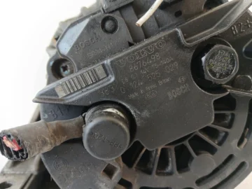 VOLVO S80 I S60 V70 II 2.4 D ALTERNATOR 8676498 140A - zdjęcie 3