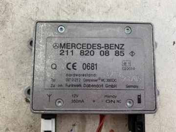 MERCEDES W211 WZMACNIACZ ANTENY A2118200885 - zdjęcie 4