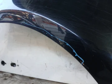 VW TOURAN I BŁOTNIK PRAWY CZARNY - zdjęcie 3