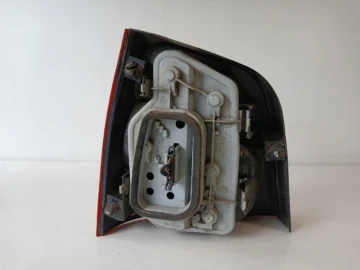 VW POLO 9N LAMPA PRAWA TYŁ - zdjęcie 3