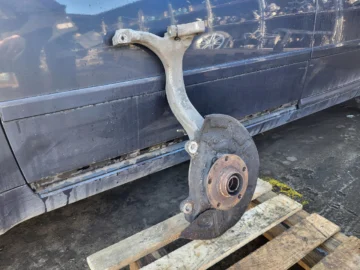 AUDI A4 B6 2.5 TDI ZWROTNICA PRAWA PRZÓD 8E0407242B