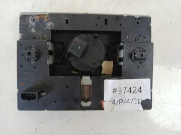 VW POLO 9N PANEL SZYBERDACHU LAMPKA WNĘTRZ - zdjęcie 3