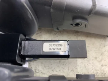 VOLVO V50 II KRATKA NAWIEWU ŚRODKOWA - zdjęcie 6