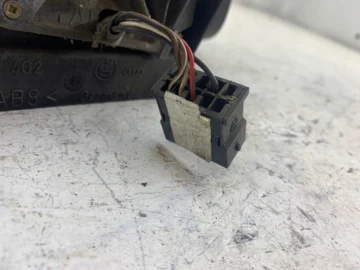 AUDI A4 B5 LUSTERKO PRAWE 5 PIN CZARNE - zdjęcie 4