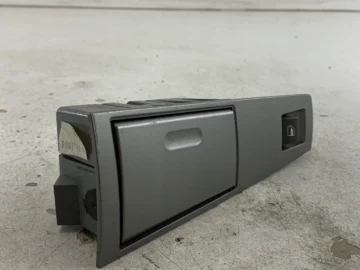 BMW E65 PRZEŁĄCZNIK PANEL SZYB LEWY PRZÓD SCHOWEK 8379597