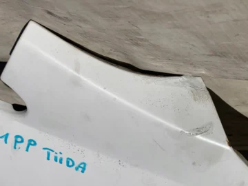 NISSAN TIIDA BŁOTNIK PRAWY PRZÓD QM1 BIAŁY - zdjęcie 2