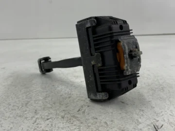 BMW E61 E60 LIFT OGRANICZNIK DRZWI LEWY PRZÓD