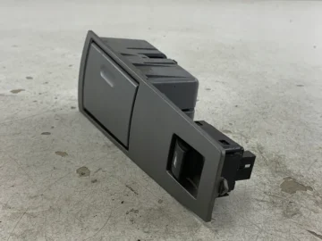 BMW E65 PRZEŁĄCZNIK PANEL SZYB LEWY PRZÓD SCHOWEK 8379597 - zdjęcie 4