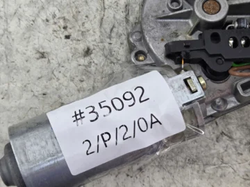 VOLVO V40 I MECHANIZM WYCIERACZKI TYŁ 0390201529 - zdjęcie 4