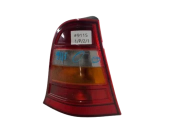LAMPA TYLNA PRAWA MERCEDES-BENZ KLASA A W168 ULO3310R