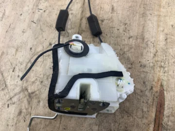 HONDA JAZZ III ZAMEK DRZWI LEWY TYŁ