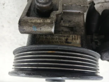 FORD FOCUS MK1 1.6 POMPA WSPOMAGANIA 2S413A696AA 76 BAR - zdjęcie 3
