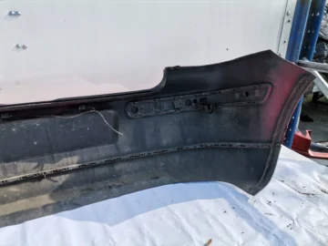 VW GOLF IV ZDERZAK TYŁ TYLNY CZERWONY - zdjęcie 8