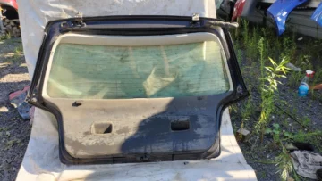 KLAPA BAGAŻNIKA VOLKSWAGEN POLO IV 9N CZARNA - zdjęcie 2