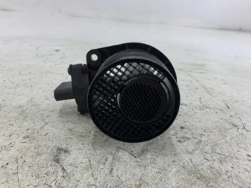 AUDI A4 B7 2.0 TDI PRZEPŁYWOMIERZ 074906461B