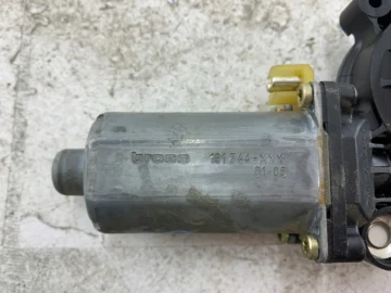 MERCEDES W168 SILNICZEK SZYBY PRAWY PRZÓD 0130821672 - zdjęcie 5