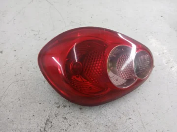 TOYOTA AYGO I LAMPA PRAWA TYŁ - zdjęcie 4