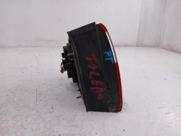 SEAT LEON I LAMPA PRAWA TYŁ W BŁOTNIK - zdjęcie 2
