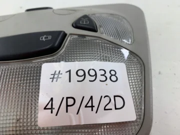 MERCEDES W203 OŚWIETLENIE KABINY LAMPKA WNĘTRZA A2038204601 - zdjęcie 5