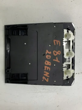 BMW E81 E87 LAMPKA WNĘTRZA OŚWIETLENIE KABINY 9137479 - zdjęcie 7