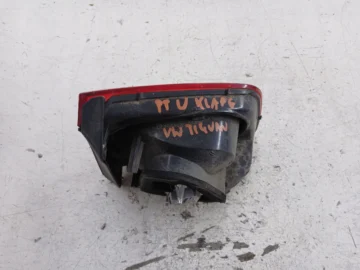 VW TIGUAN I 5N LAMPA PRAWA TYŁ KLAPA - zdjęcie 5