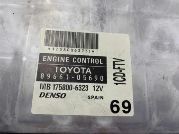 TOYOTA AVENSIS T25 2.0 D4D STEROWNIK SILNIKA 89661-05690 - zdjęcie 3