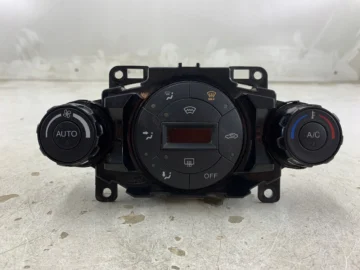 FORD FIESTA MK7 PANEL KLIMATYZACJI 8A6T18C612
