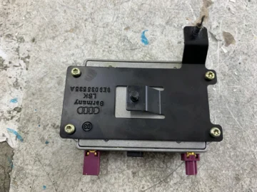 AUDI A4 B6 B7 MODUŁ WZMACNIACZ ANTENOWY 8E0035456B - zdjęcie 2