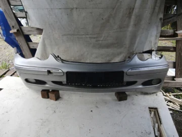 MERCEDES W203 ZDERZAK PRZÓD PRZEDNI 744 CHROM