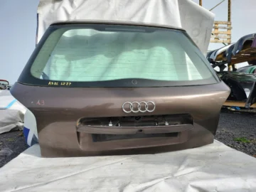 AUDI A3 8L KLAPA BAGAŻNIKA LZ8P