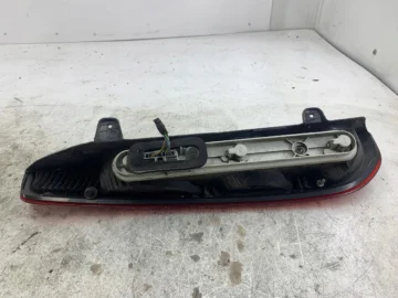 FORD FOCUS MK2 KOMBI LAMPA PRAWA TYŁ - zdjęcie 2