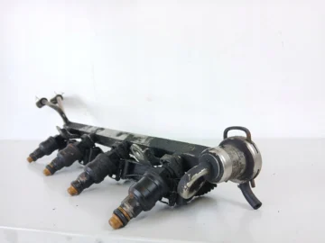 AUDI A3 8L GOLF IV LEON I 1.8 T LISTWA WTRYSKOWA 06A133681E - zdjęcie 4