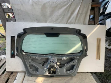 TOYOTA YARIS II KLAPA BAGAŻNIKA 1F8 - zdjęcie 2