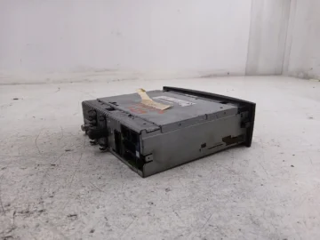RENAULT MEGANE II RADIO FABRYCZNE CD 8200484424T CARMINAT KOD 6221 - zdjęcie 4