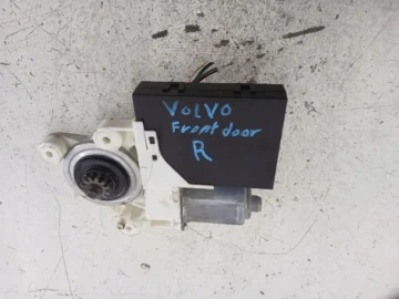 VOLVO V50 I SILNICZEK SZYBY PRAWY PRZÓD 30773907AA