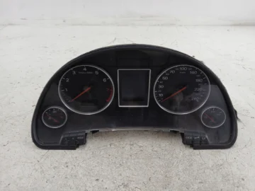 AUDI A4 B6 2.0 LICZNIK ZEGARY 8E0920900L