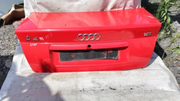 AUDI A4 B5 KLAPA BAGAŻNIKA LY3H SEDAN