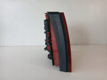 VW GOLF IV KOMBI LAMPA PRAWA TYŁ - zdjęcie 4
