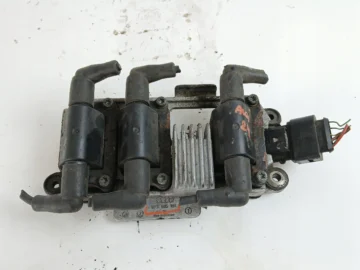 AUDI A6 C5 2.4 CEWKA ZAPŁONOWA 078905104