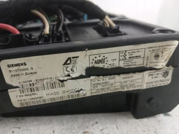 VW SHARAN I FORD GALAXY SKRZYNKA BEZPIECZNIKÓW 7M3962258L - zdjęcie 5