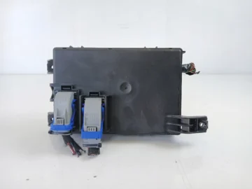 FIAT GRANDE PUNTO SKRZYNKA BEZPIECZNIKÓW BSI 00517817580 - zdjęcie 2