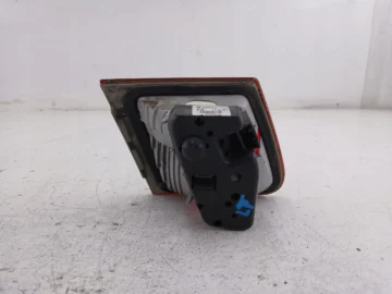 BMW E46 KOMBI LAMPA PRAWA TYŁ KLAPA 8374810 - zdjęcie 3