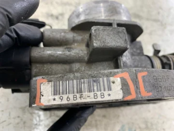 FORD KA I FIESTA MK4 1.3 PRZEPUSTNICA 96BF-BB - zdjęcie 6