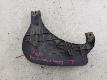 AUDI A4 B6 MOCOWANIE LAMPY PRAWY PRZÓD