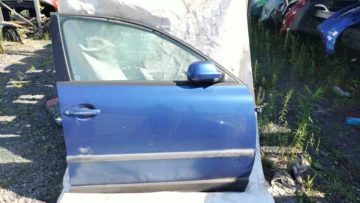 VW PASSAT B5 DRZWI PRAWY PRZÓD NIEBIESKI