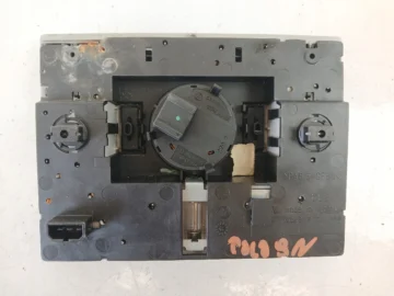 VW POLO 9N PANEL SZYBERDACHU LAMPKA WNĘTRZ - zdjęcie 2