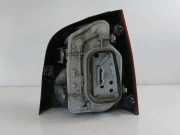 VW POLO 9N LAMPA LEWA TYŁ - zdjęcie 2