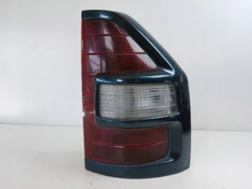 MITSUBISHI PAJERO III LAMPA PRAWA TYŁ F26