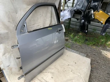 MITSUBISHI OUTLANDER I DRZWI LEWY PRZÓD A31 - zdjęcie 2